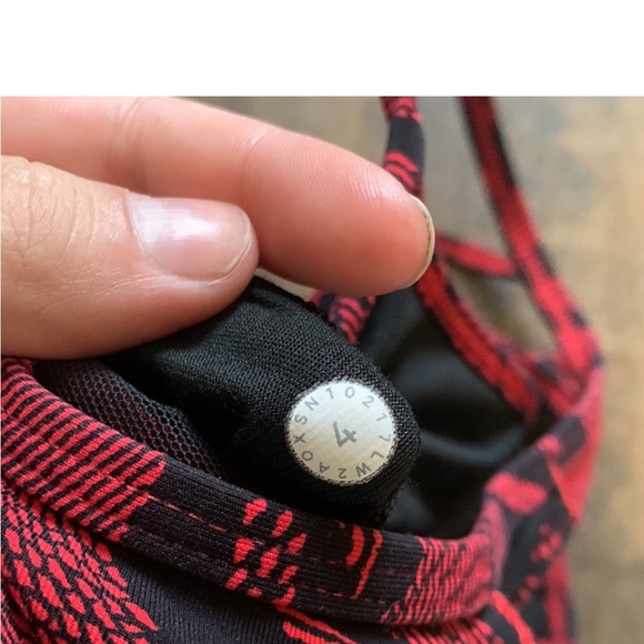 Lululemon 4 Flow Y racerback sports bra black red women’s athletic - Picture 6 of 6
